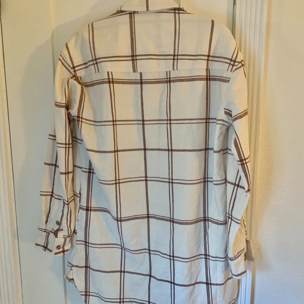 Universal Thread Flannel - Picture 2 of 3
